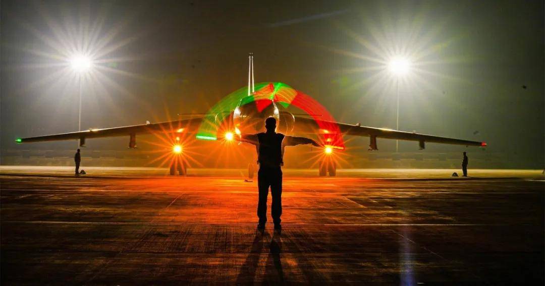 軍迷熱議<strong></p>
<p>宏鑫機(jī)械設(shè)備有限公司
</strong>！《艦載武器》曝光四發(fā)轟-6改進(jìn)方案：航程14000公里？:宏鑫機(jī)械設(shè)備有限公司
