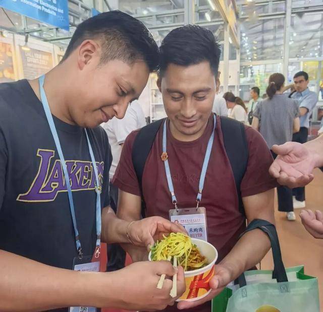 武漢即將量產(chǎn)<strong></p>
<p>宏鑫機(jī)械設(shè)備有限公司
</strong>！不少人趕來(lái)排隊(duì)嘗鮮:宏鑫機(jī)械設(shè)備有限公司
