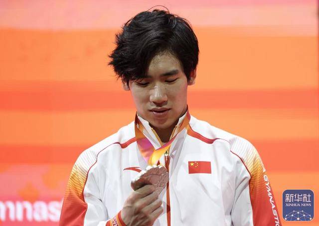 高清大圖 | 張博恒獲體操世錦賽男子個(gè)人全能亞軍:宏鑫機(jī)械設(shè)備有限公司
